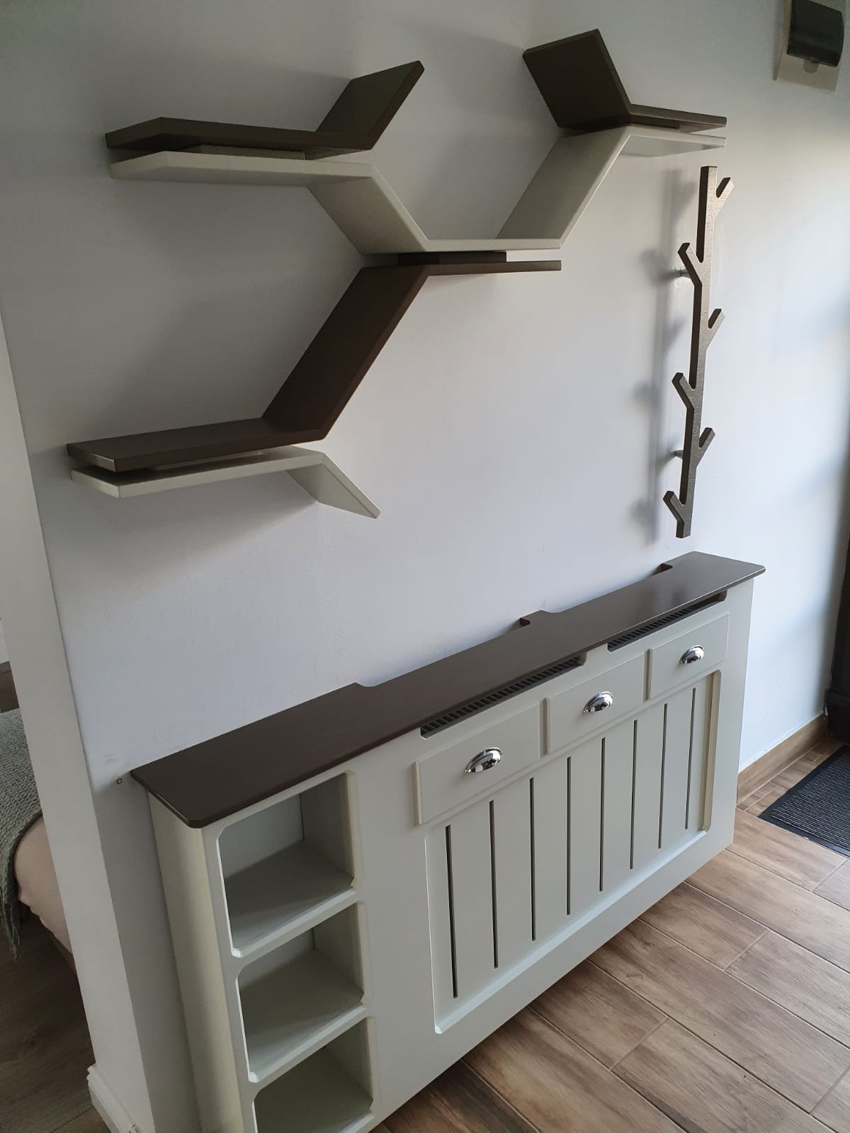 Etajera LICHIDARE DE STOC!