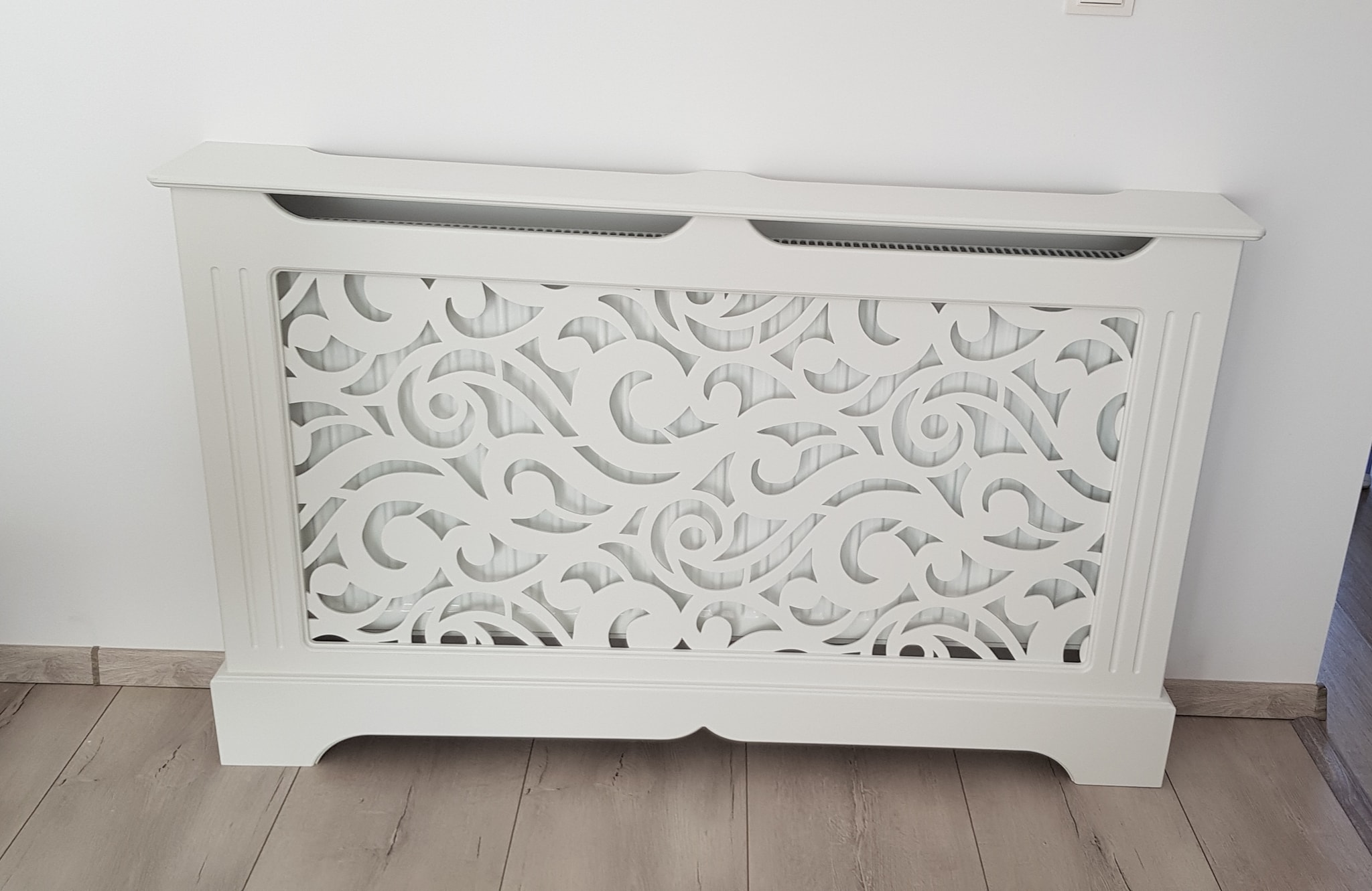 Masca Calorifer cu picior cu soclu simplu -Model Serpuit