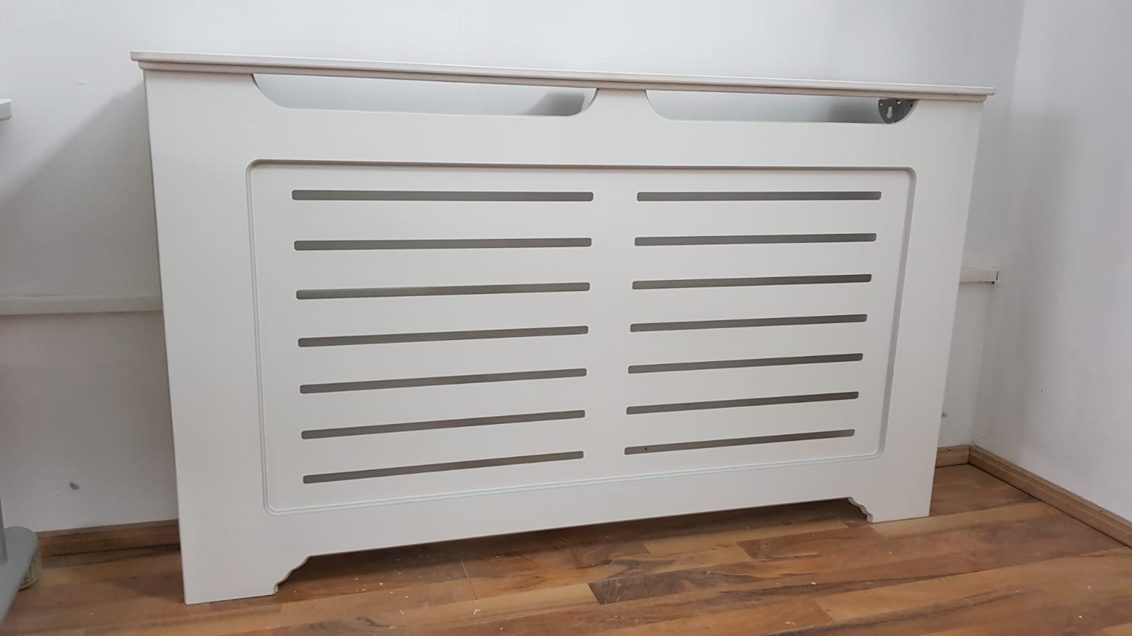 Masca de calorifer cu picior drept - Model Linii Orizontale 03