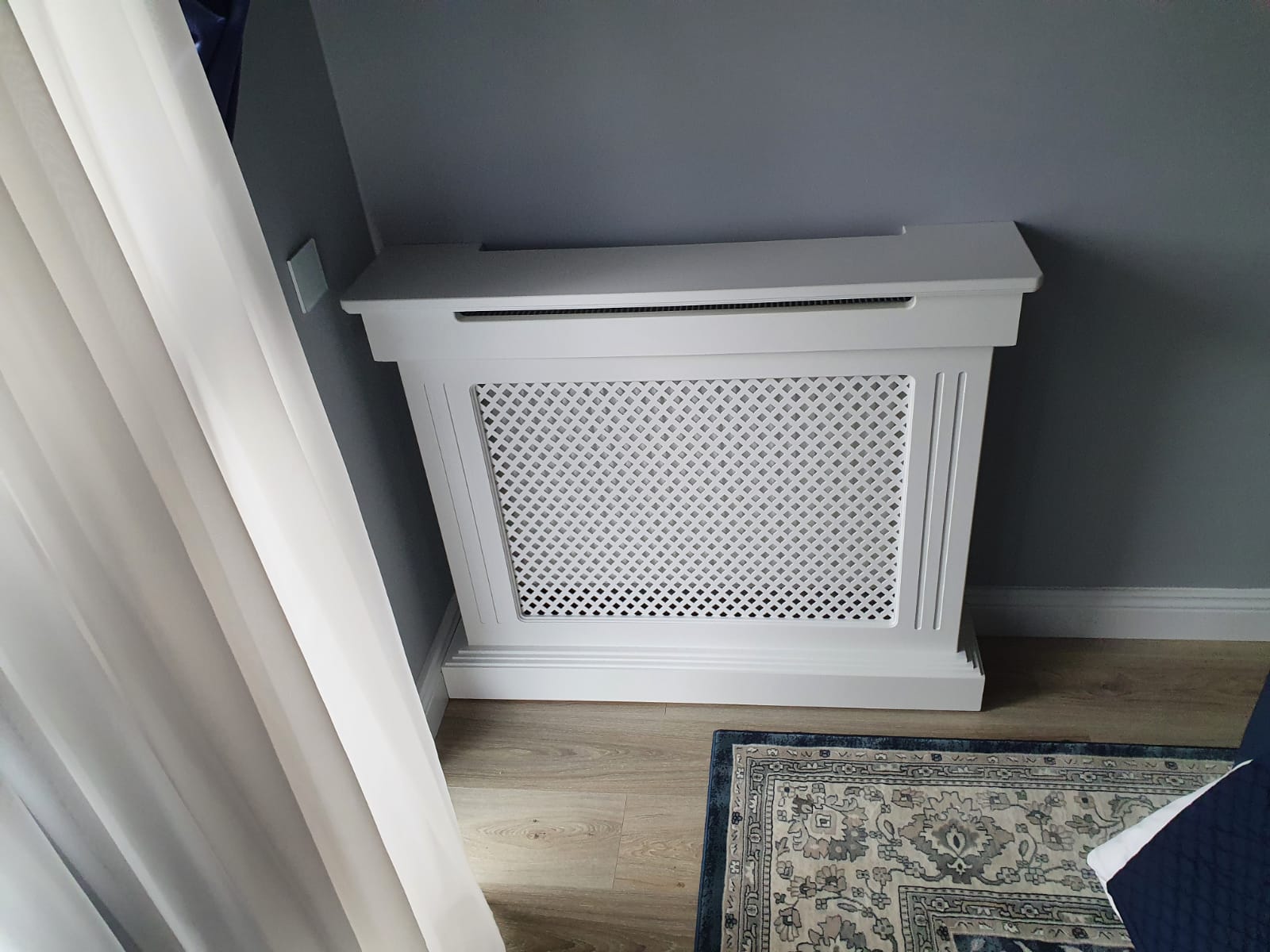 Masca de calorifer cu soclu evazat clasic - Model Romburi