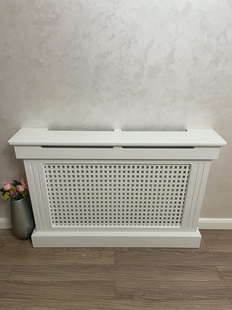 Masca de calorifer cu soclu evazat modern - Model patratele