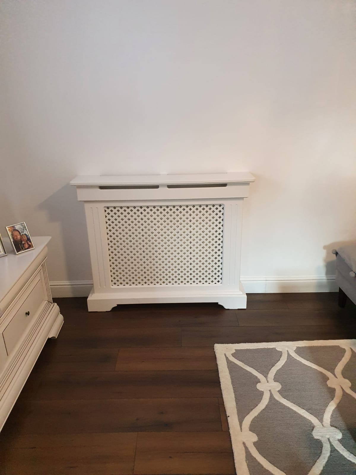 Masca de calorifer cu soclu evazat modern tip jazz - Model Romburi