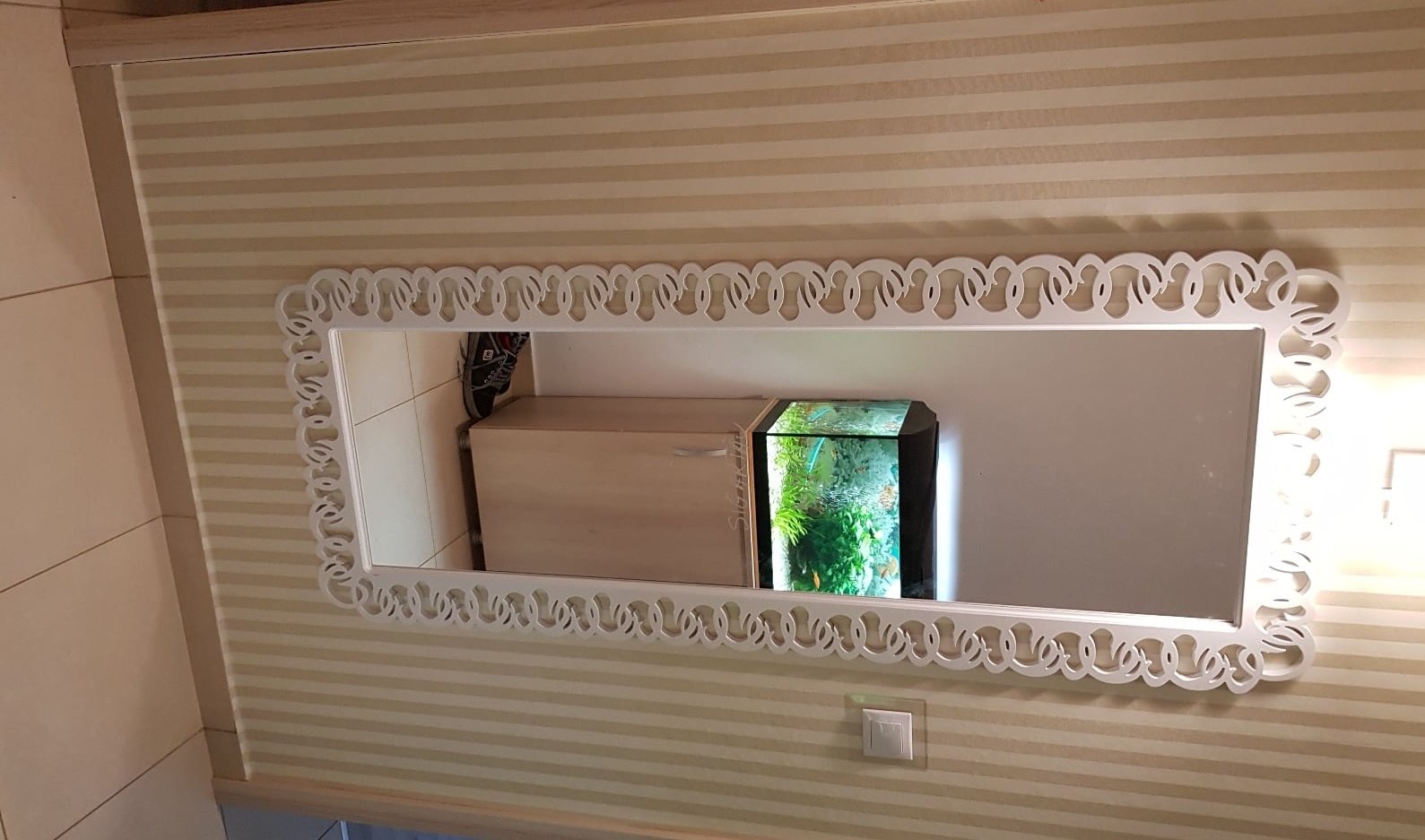 Oglinda cu rama - material MDF vopsit