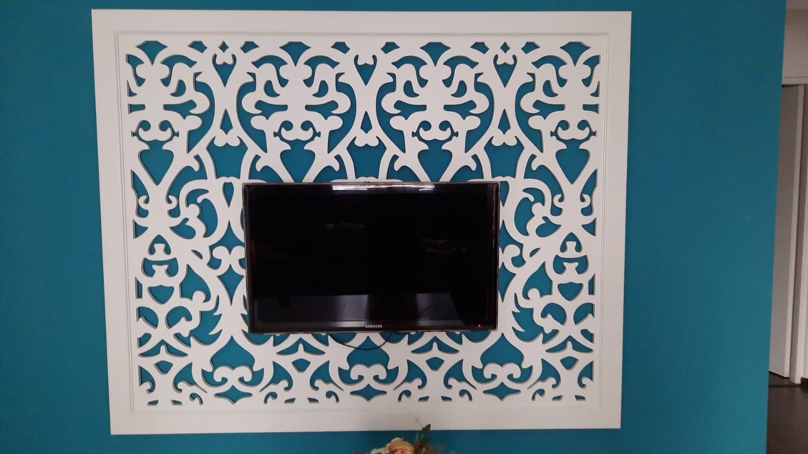 Paravan decorativ aplicat cu rama adaugata - Model Floral