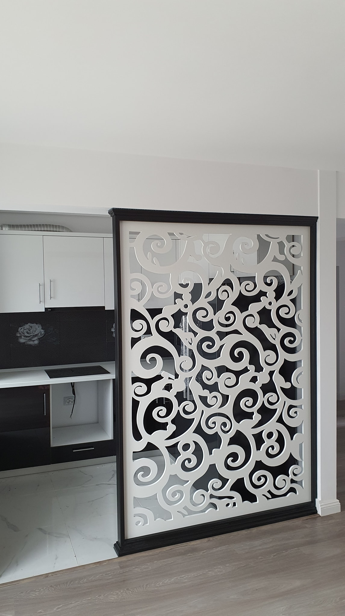 Paravan Decorativ/Despartitor cu rama adaugata - Model Bucle