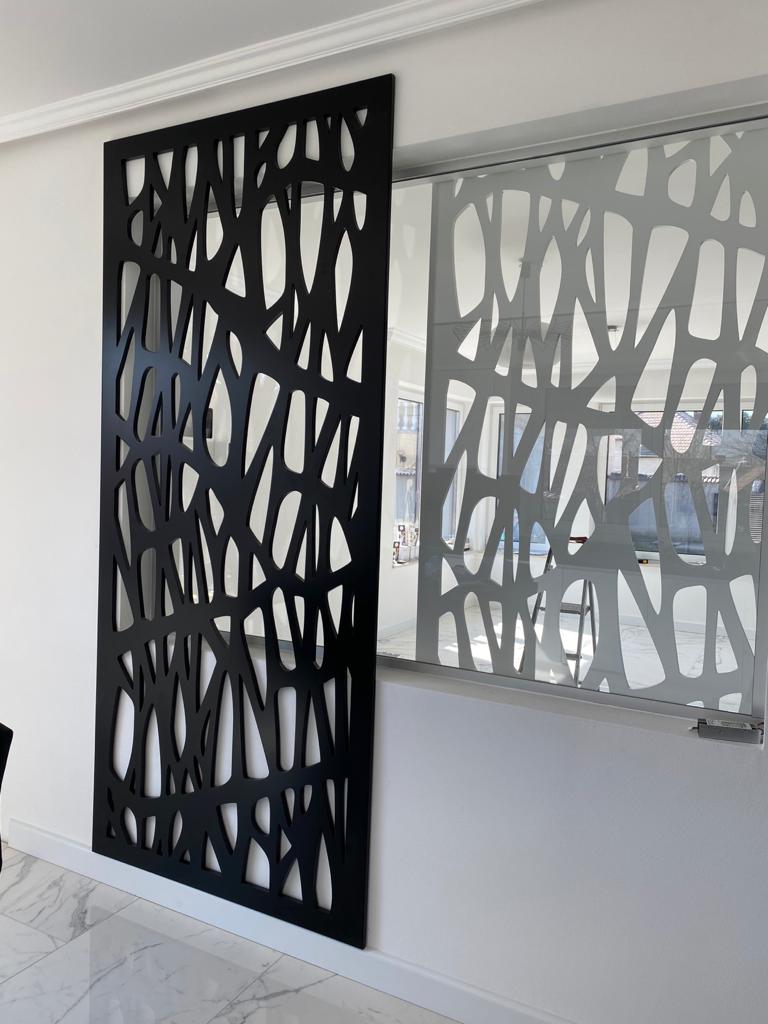 Paravan Decorativ/Despartitor cu rama simpla - Model Angular