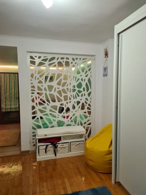 Paravan Decorativ/ Despartitor cu rama simpla - Model Angular