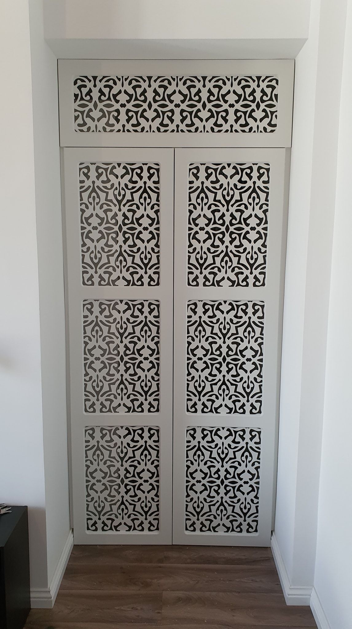 Usi cu balamale - Model India